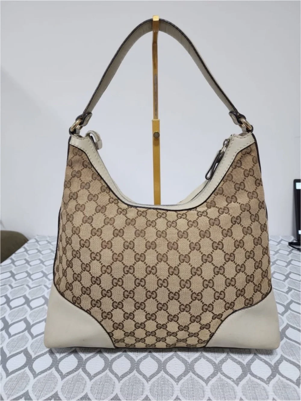 Authentic GUCCI Monogram Medium Lovely Heart Hobo Off White/Brown